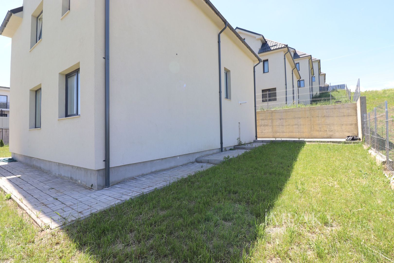 Casa individuala cu teren de 440 mp, situata in Dezmir! - Poză 2