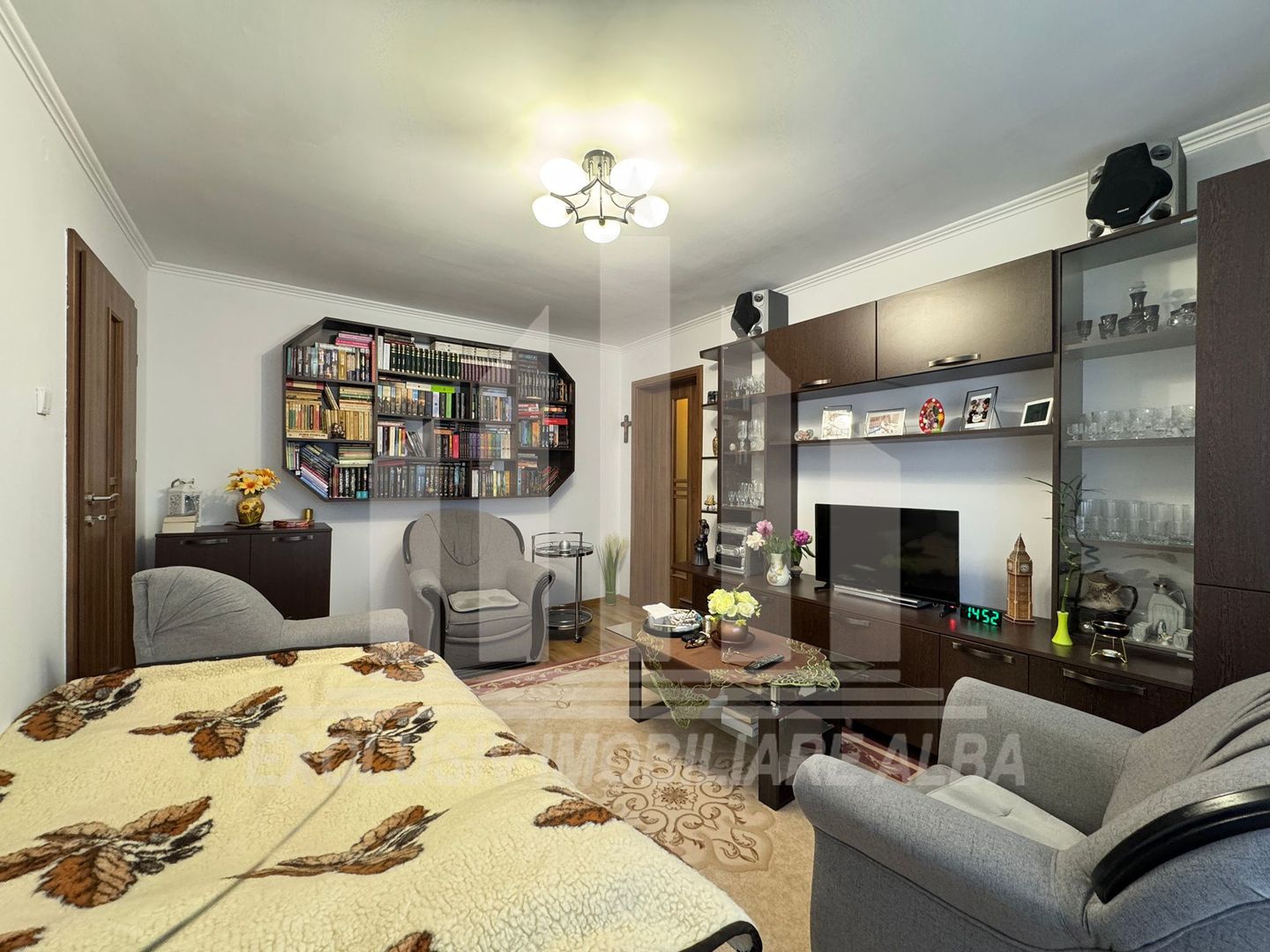 Apartament 2 camere | 56 mp | Etaj intermediar | Renovat | Cetate - Poză 1