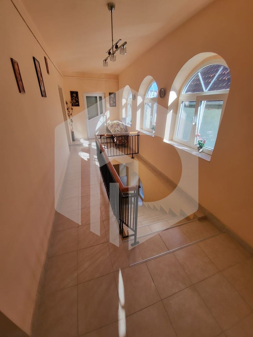 Casa in Avrig | 3 Dormitoare + Living si Bucatarie | Pivnita - Poză 2