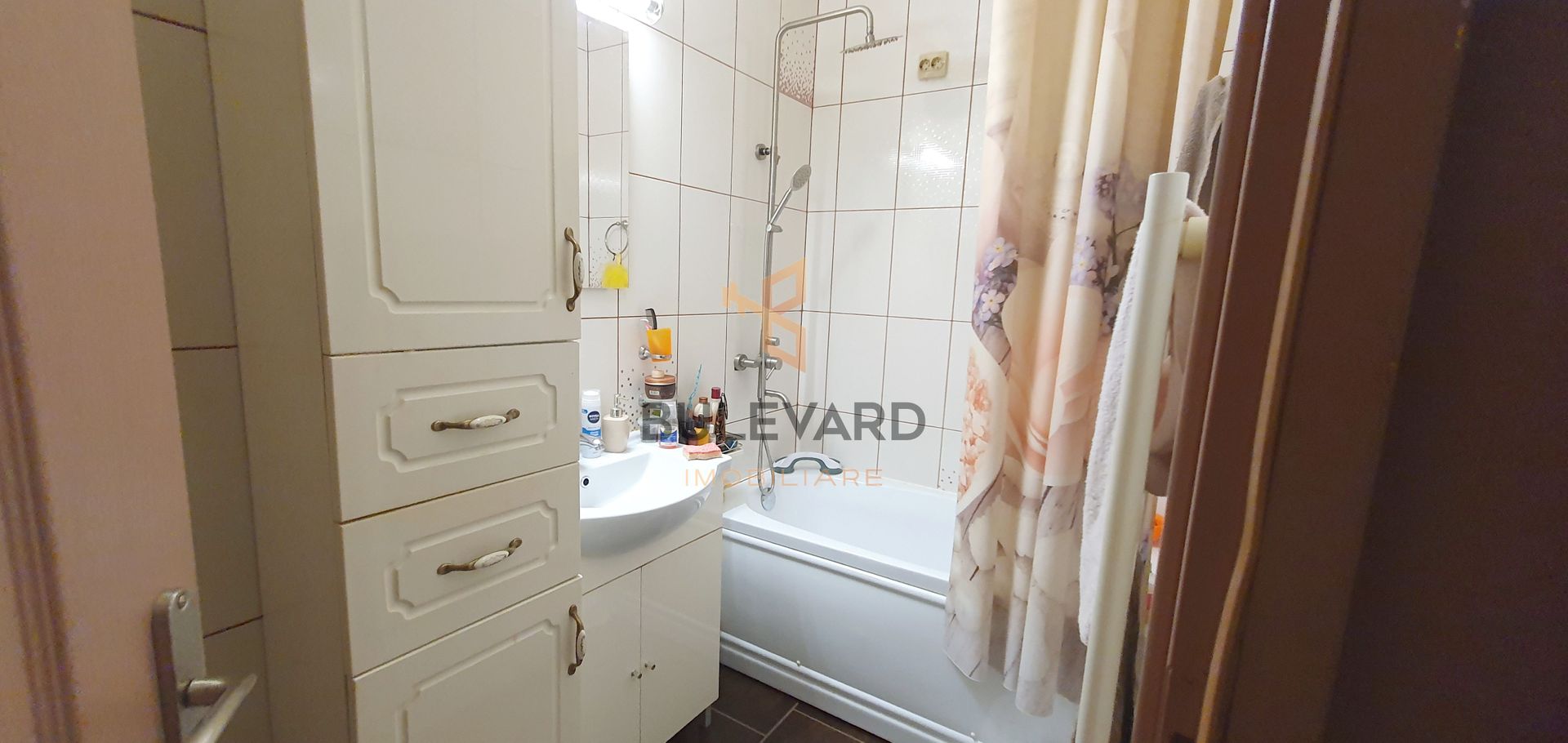 Apartament cu 2 camere decomandate, zona strazii Eroilor! - Poză 6