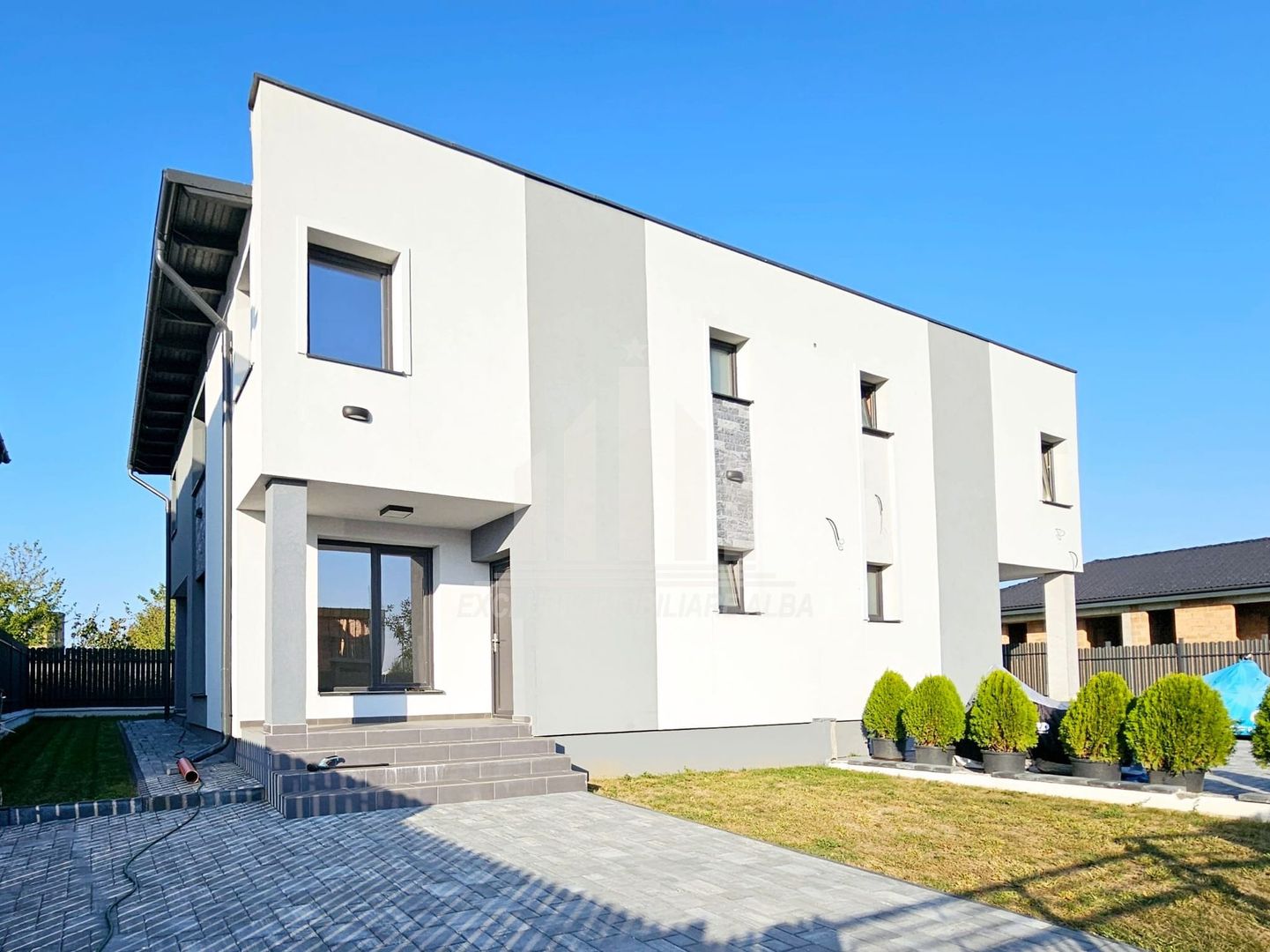 Casa in regim cuplat de vanzare, Cetate - Poză 1