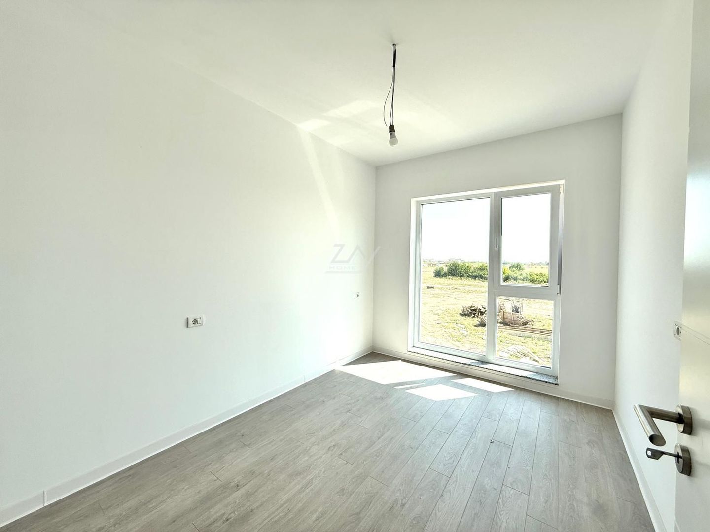 Bloc FINALIZAT la asfalt. Decomandat. 2 locuri parcare. - Poză 7