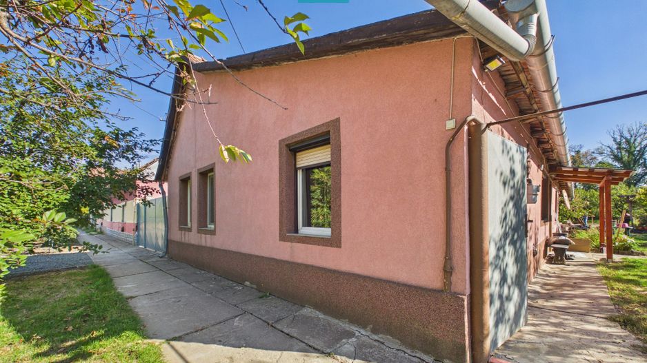 Casă cu 3 dormitoare în Bătania - Poză 2