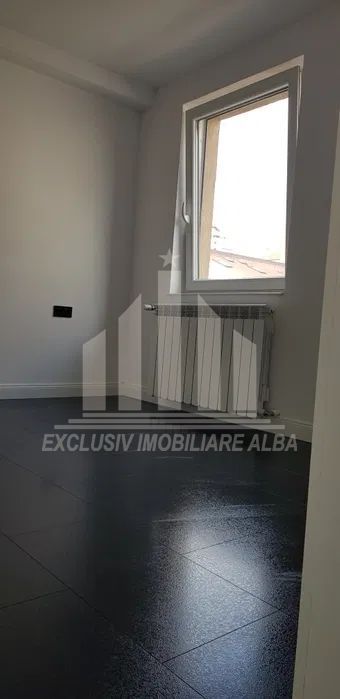 Apartament cu 2 camere de vanzare, Centru - Poză 4