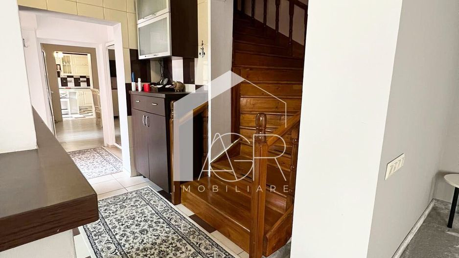 Casa P+M, cu 5 camere, zona Central - Poză 14