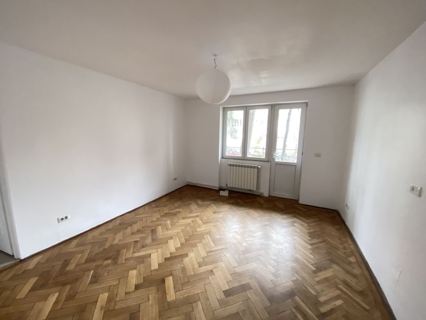 COMISION 0, Apartament/ Birou 2 Camere, 50mp, Decomandat, Zona Centrala - Poză 2