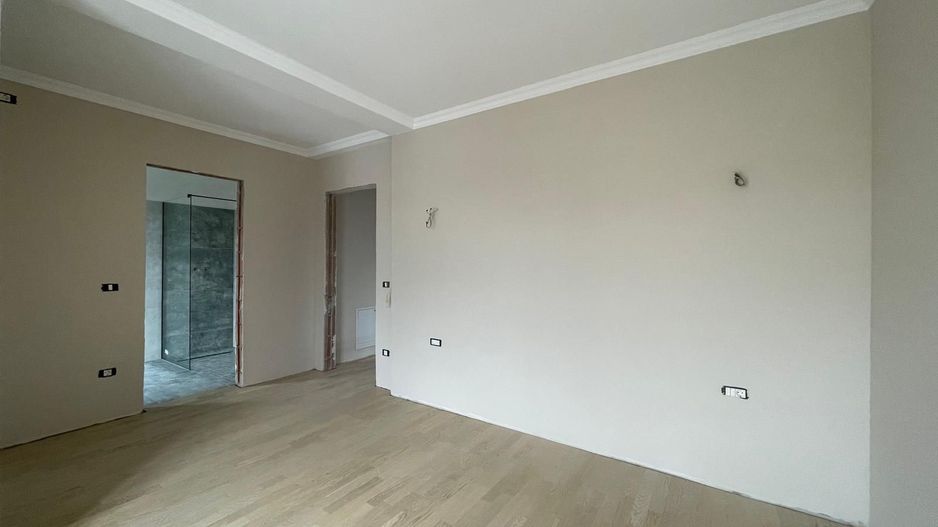 Duplex-4 dormitoare- despartit prin garaj -SUPER POZITIE - Poză 9