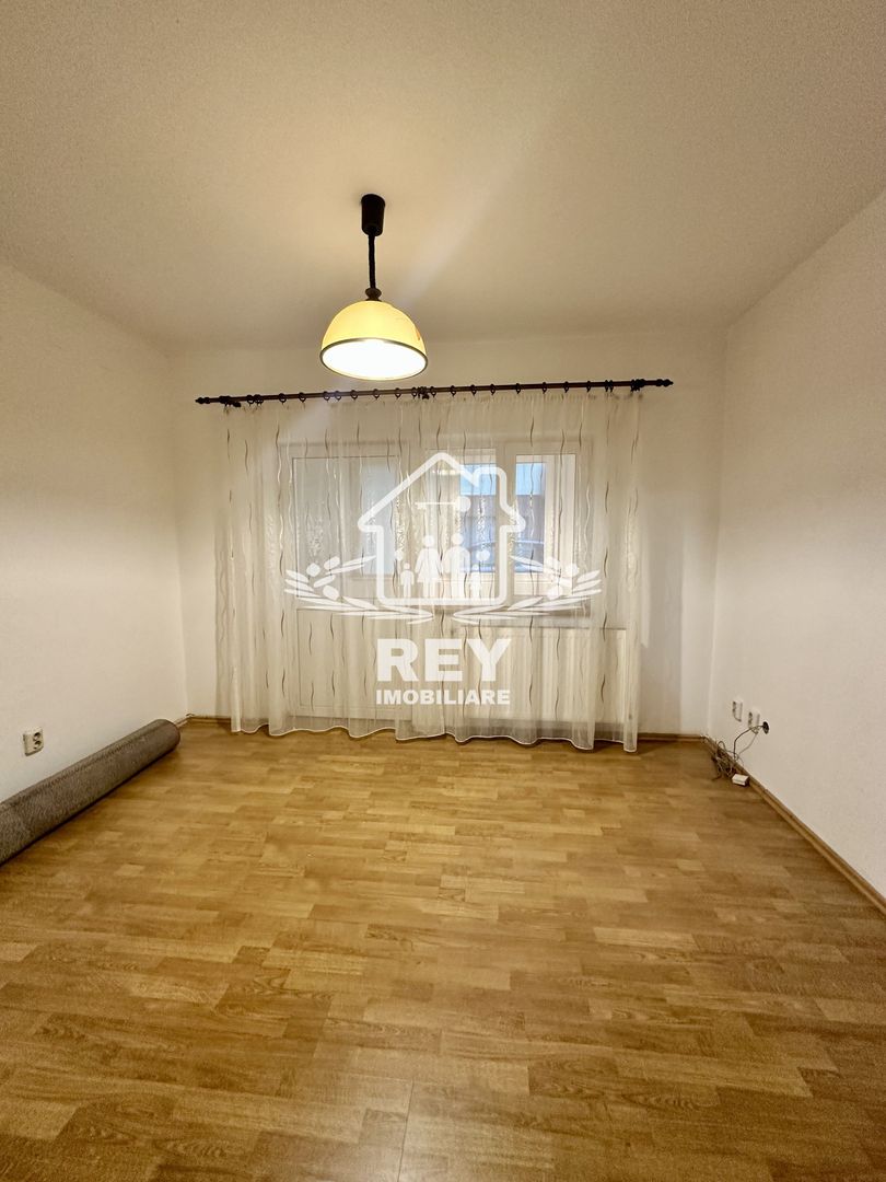 Apartament 4 camere cu garaj zona Strand- V.Aurie - Poză 13