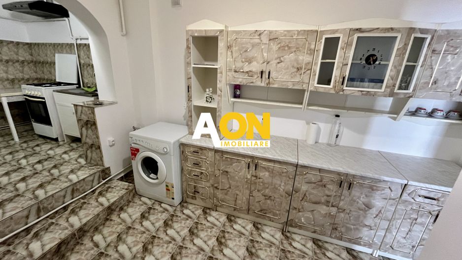 Apartament cu 3 Camere, Etaj 1, Decomandat, Zonă Ultracentrală - Poză 4
