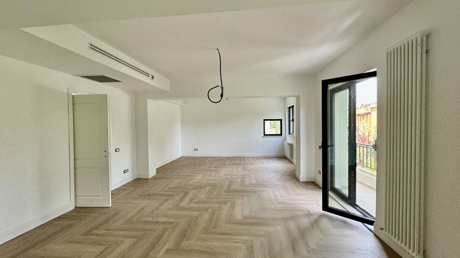 Primaverii vila 650 mp stil arhitectonic neoromanesc - Poză 18