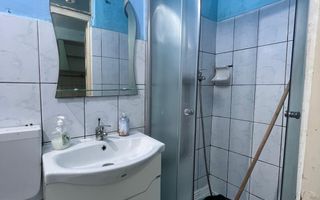 Garsoniera zona Cetate, etaj 3 - Poză 3