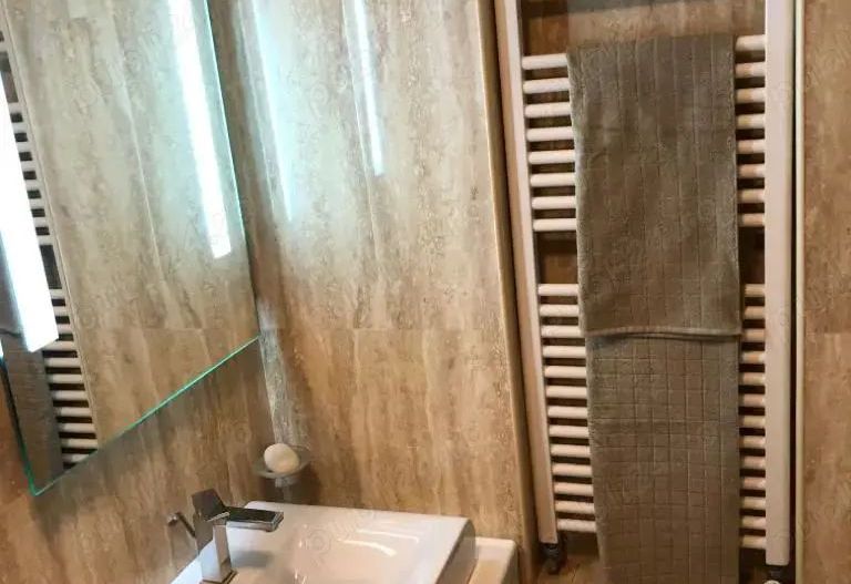 3 camere Decebal, decomandat, 2 balcoane, mobilat complet - Poză 10