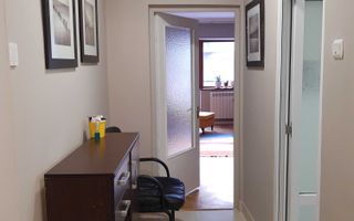 Apartament 3 camere renovat modern – zona CENTRU- aproape de plaja - Poză 5