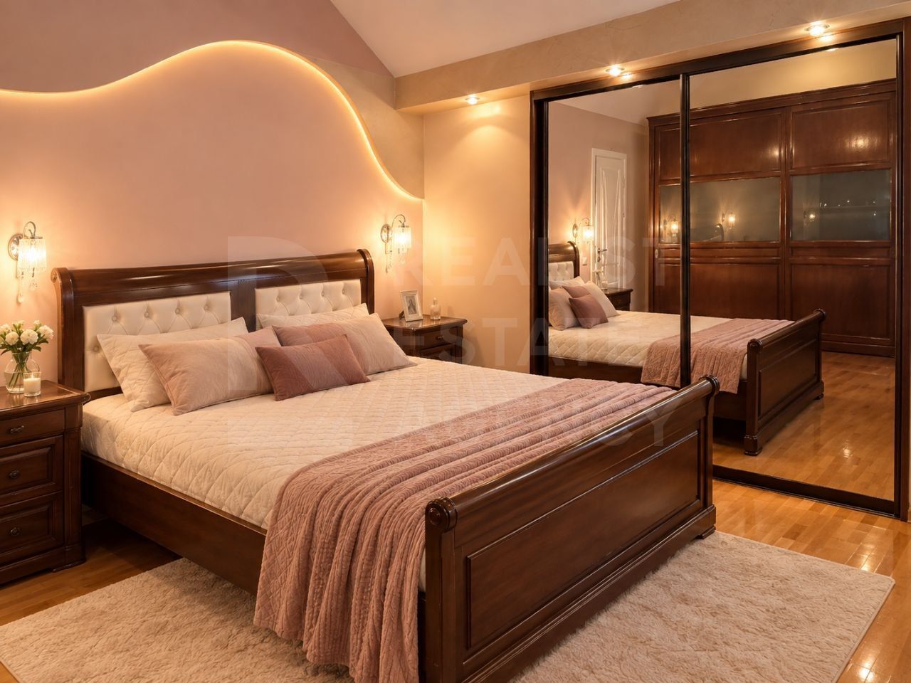 Chirie apartament 3 camere 95 mp, amplasat în Centrul Capitalei - Poză 2