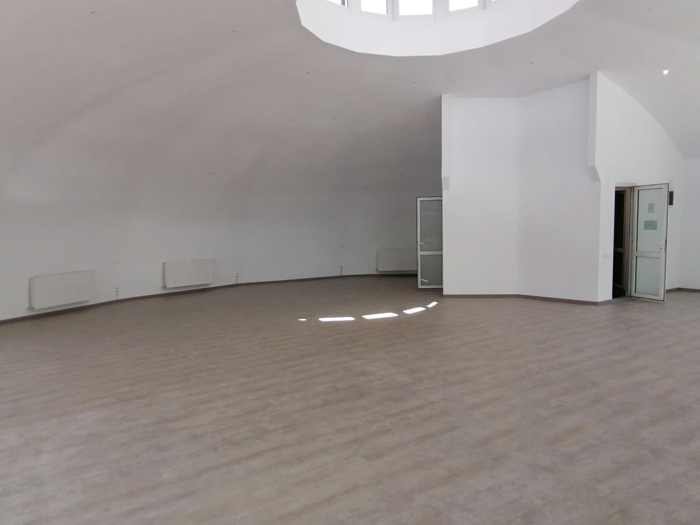 Inchirierte 200 mp - Poză 4