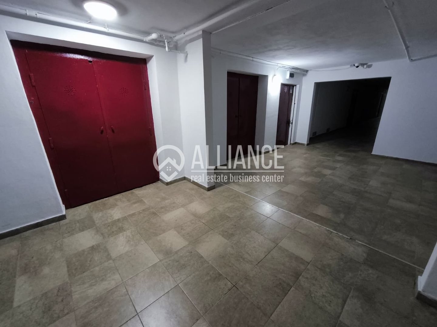 FALEZA NORD cladire multifunctionala 4600 mp cu acces din Bdul Mamaia! - Poză 22