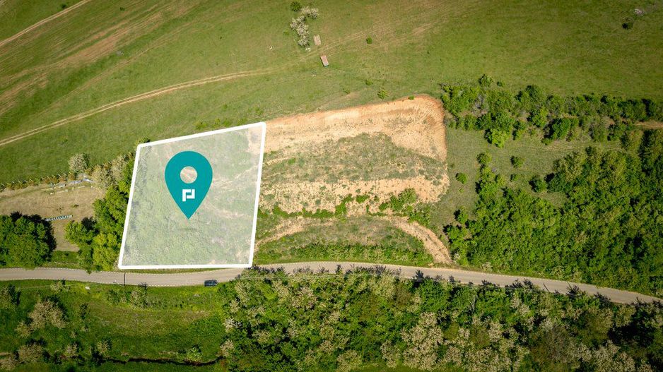 Teren extravilan în vecinătatea Mănăstirii Feredeu - Poză 1