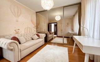 Apartament în vilă, curte, la cheie, parcare, Europa - Poză 7