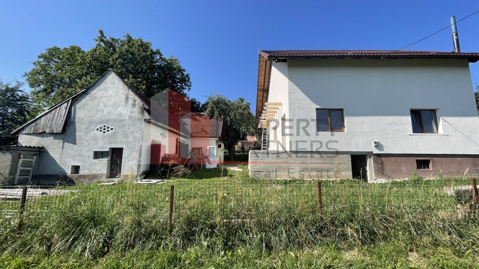 Casa Batraneasca Reconditionata Tohanita Bran 2300 mp Teren - Poză 6