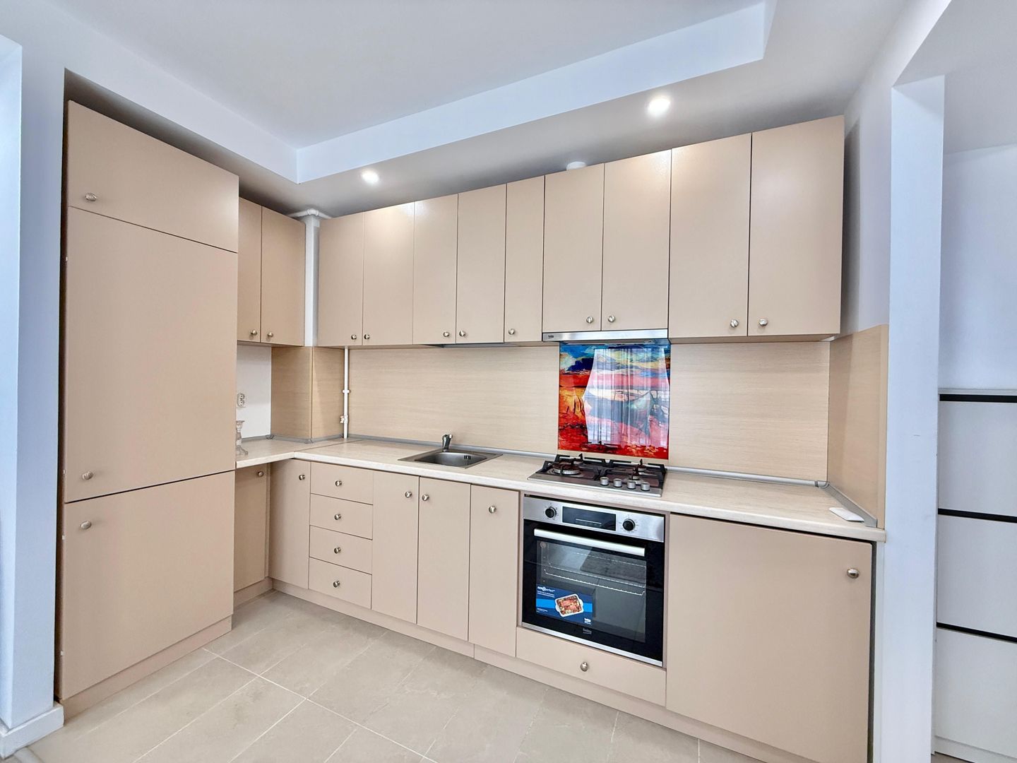 COSMOPOLIS - Apartament cu 2 camere, mobilat si utilat. - Poză 4