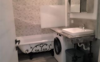 Apartament de 2 camere, 55mp, decomandat, parcare, zona Metro - Poză 7