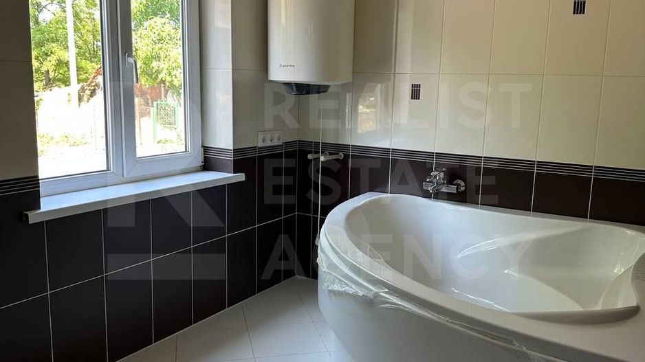 Vânzare 2 case pe un teritoriu, situată pe satul. Marandeni. - Poză 17