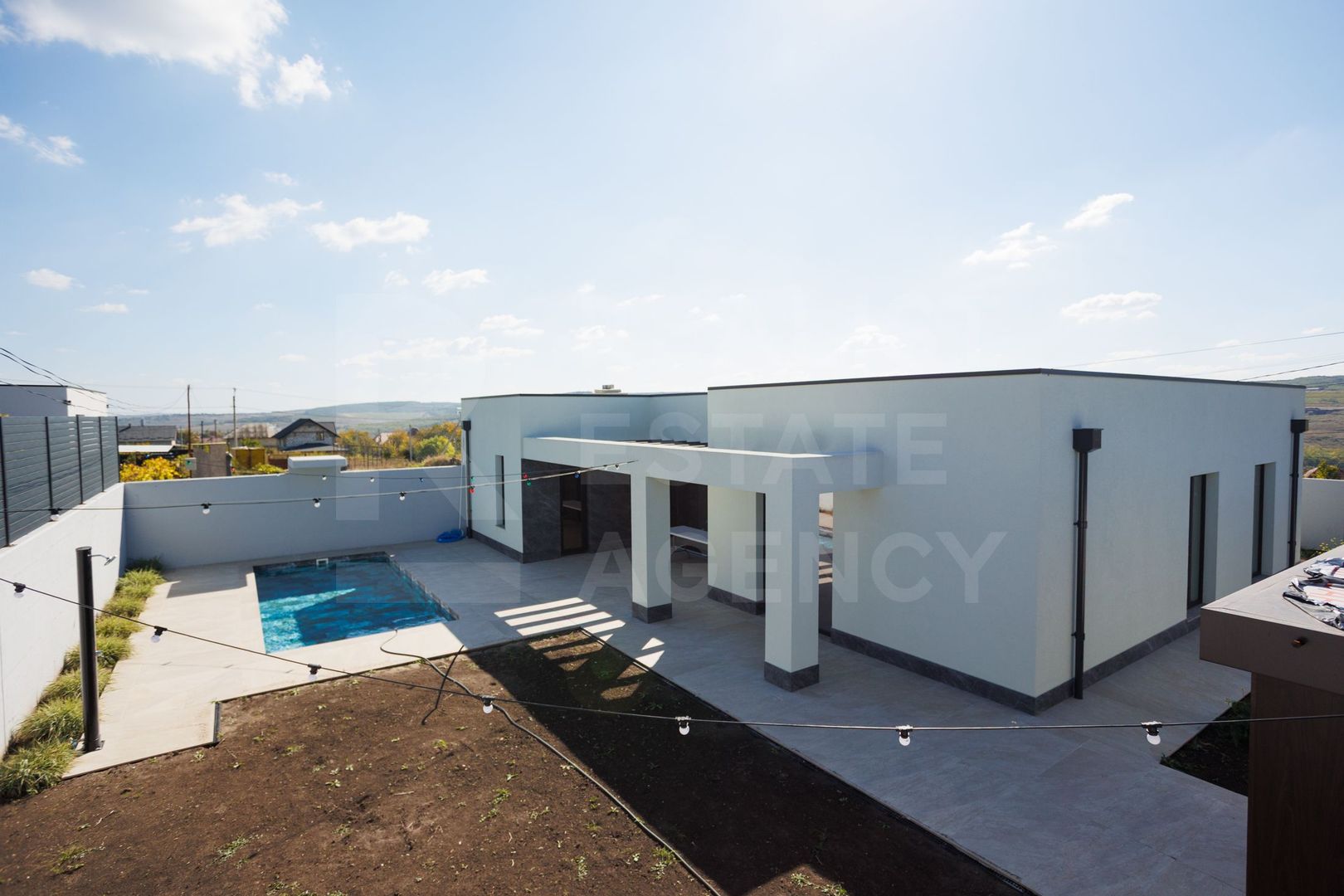 Vânzare, Casă Hi-Tech, 4 camere, str. Ion Suruceanu, Ialoveni - Poză 3