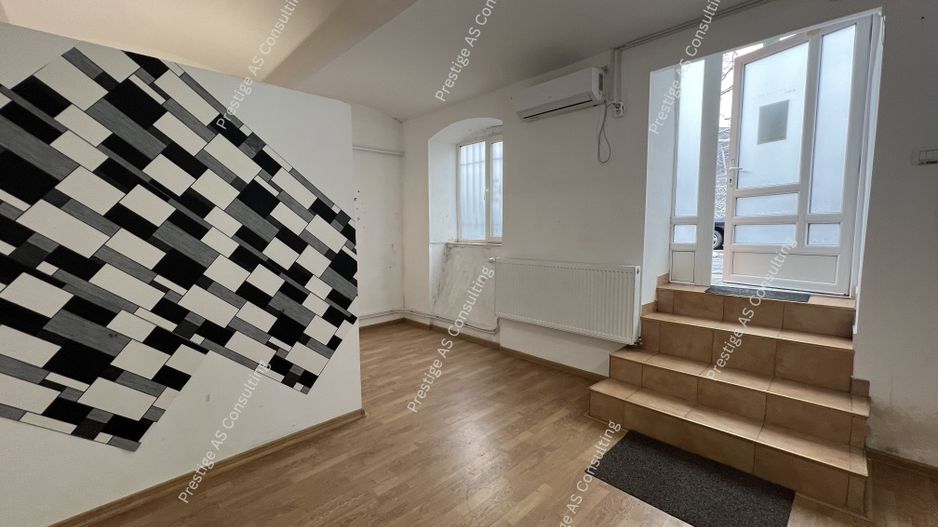 Spatiu comercial | 44mp utili | Demisol Zona Balcescu - Poză 1