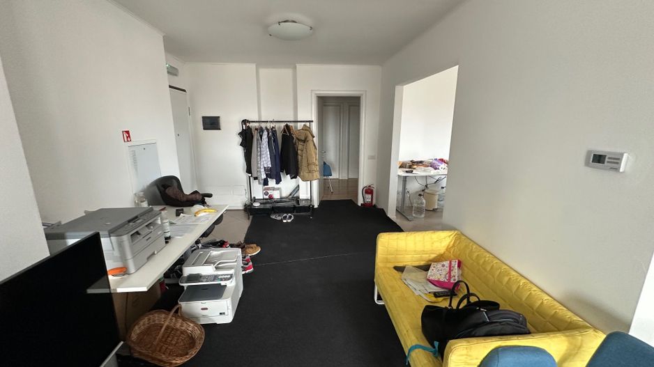 Birouri , cladire noua, zona centrala - Poză 1