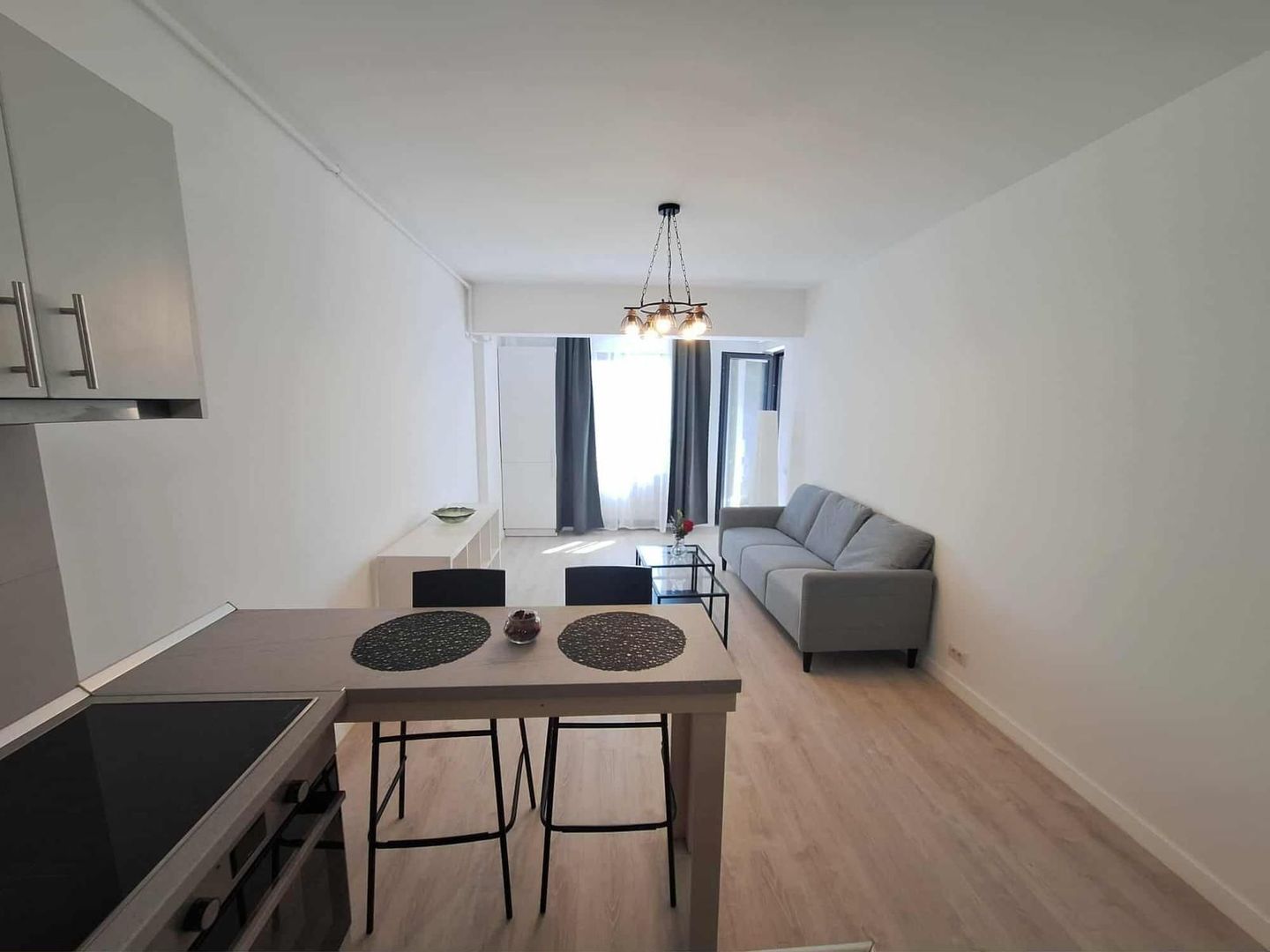 GARONIERA PARCUL CAROL , CENTRALA PROPRIE,  LOC DE PARCARE , MOBILATA - Poză 10