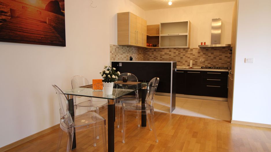Apartament cu 3 camere - Poză 3