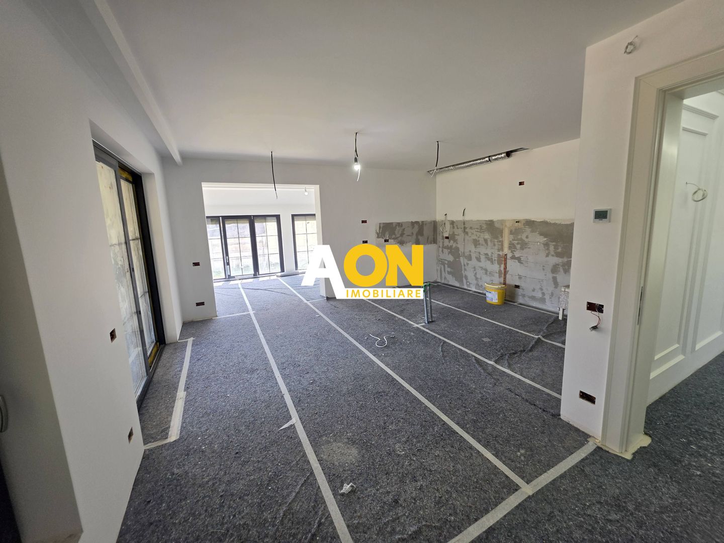 Casă nouă, impozantă,  6 camere, 1346 mp teren, Bărăbanț - Poză 16