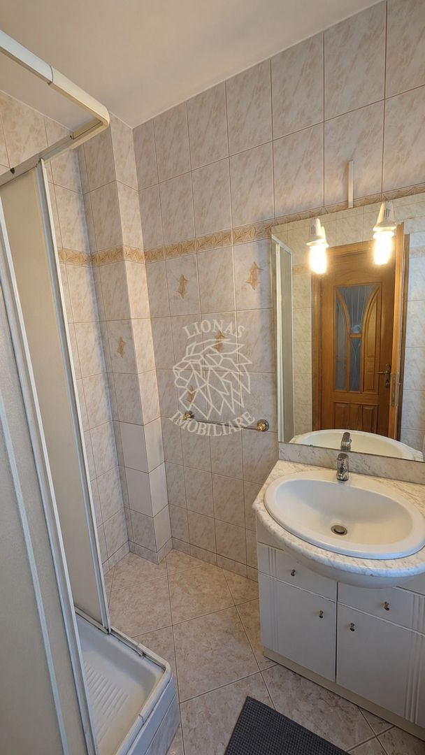 Apartament 3 camere 78 mp-etaj 1-parcare,boxa-Zona Calea Moldovei - Poză 6