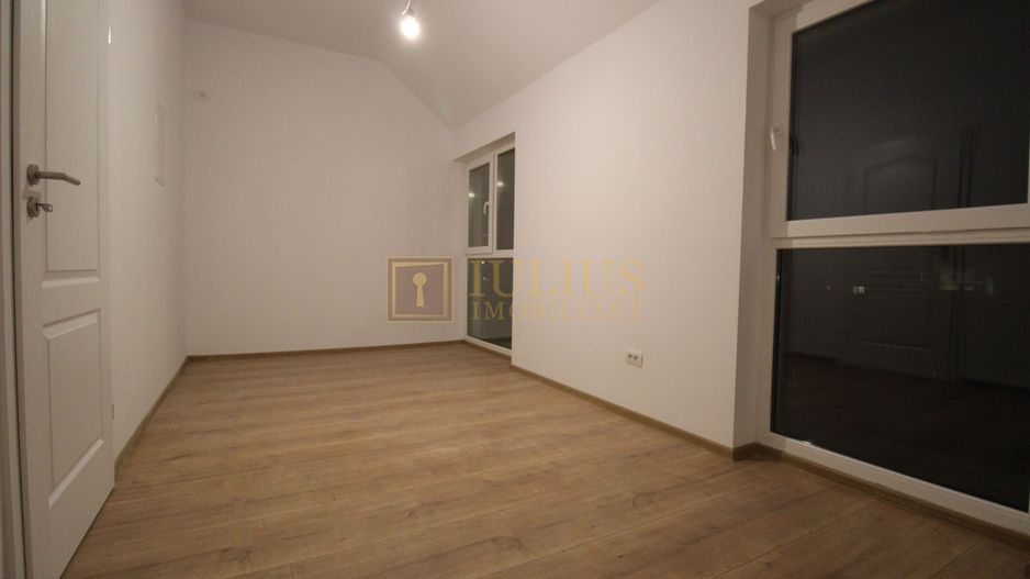 1/2 duplex spatios , spatiu verde generos, locuri de parcare-Mosnita - Poză 13