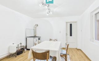 Casă 2 corpuri și 5 camere ultracentral în Curtici - Poză 6