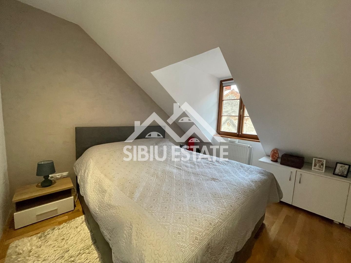 Casa de inchiriat cu 3 camere in Zona Ultracentrala - Poză 5