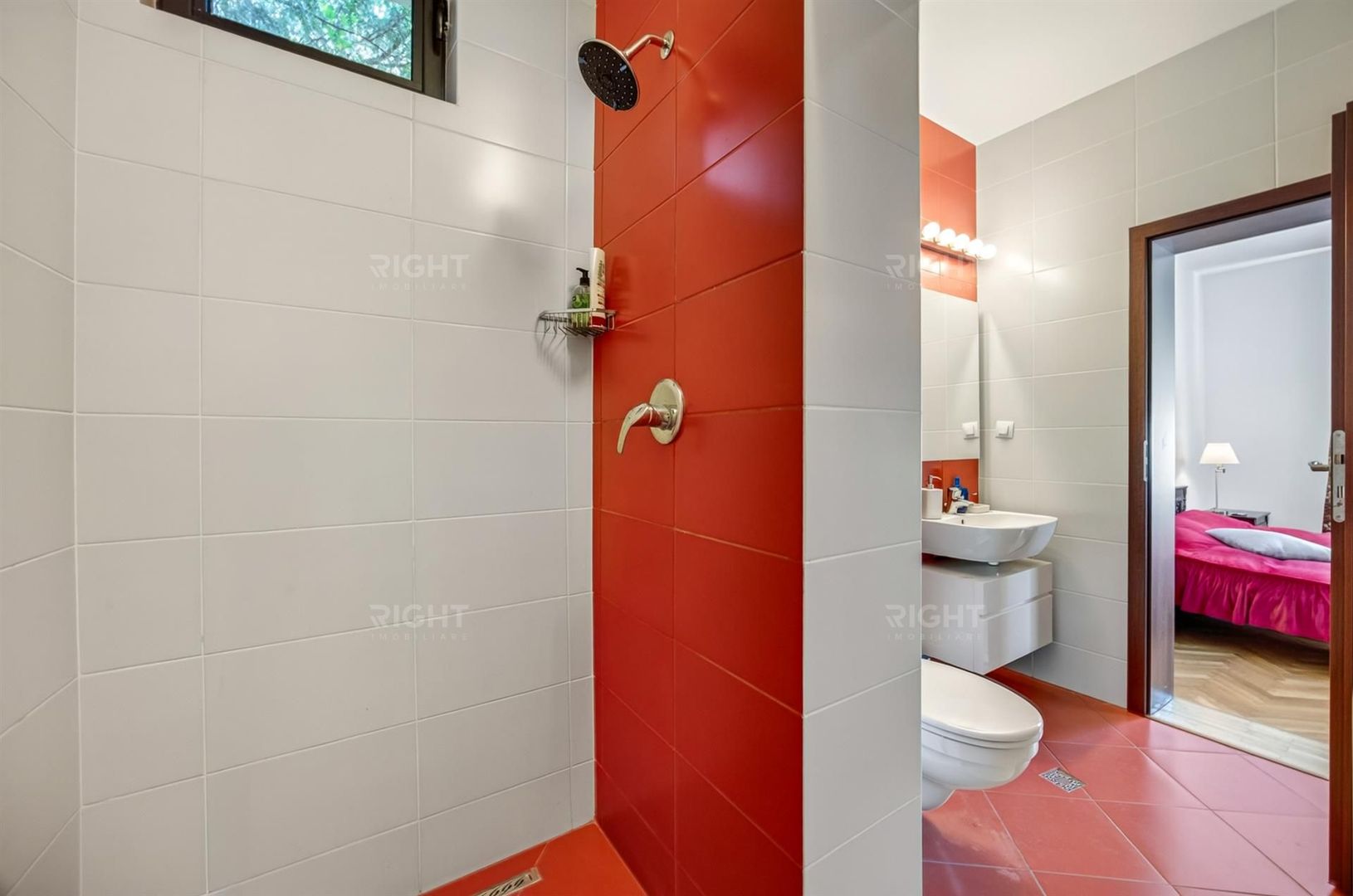 Casa pe 3 niveluri | Terasa cu priveliste | 3 parcari | Pozitie centrala - Poză 20