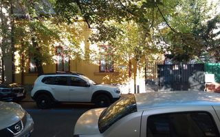 Inchiriez casa la curte in centru,zona Foisorul de Foc - Poză 1