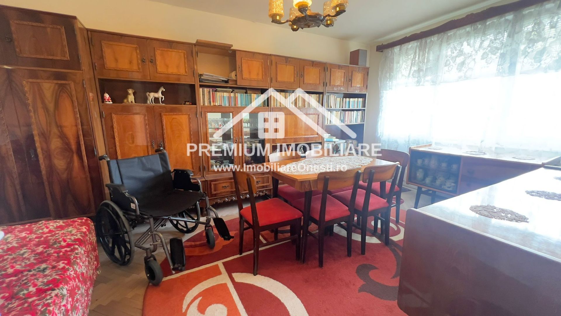 Apartament cu 3 camere decomandat - Poză 4