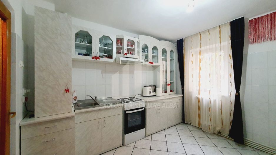 Apartament 5 camere decomandate | 100 mp | Mobilat si utilat | Cetate - Poză 3