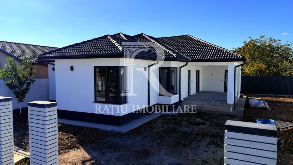 Casă 4 camere | Terasă | Curte | Sântandrei - Poză 2