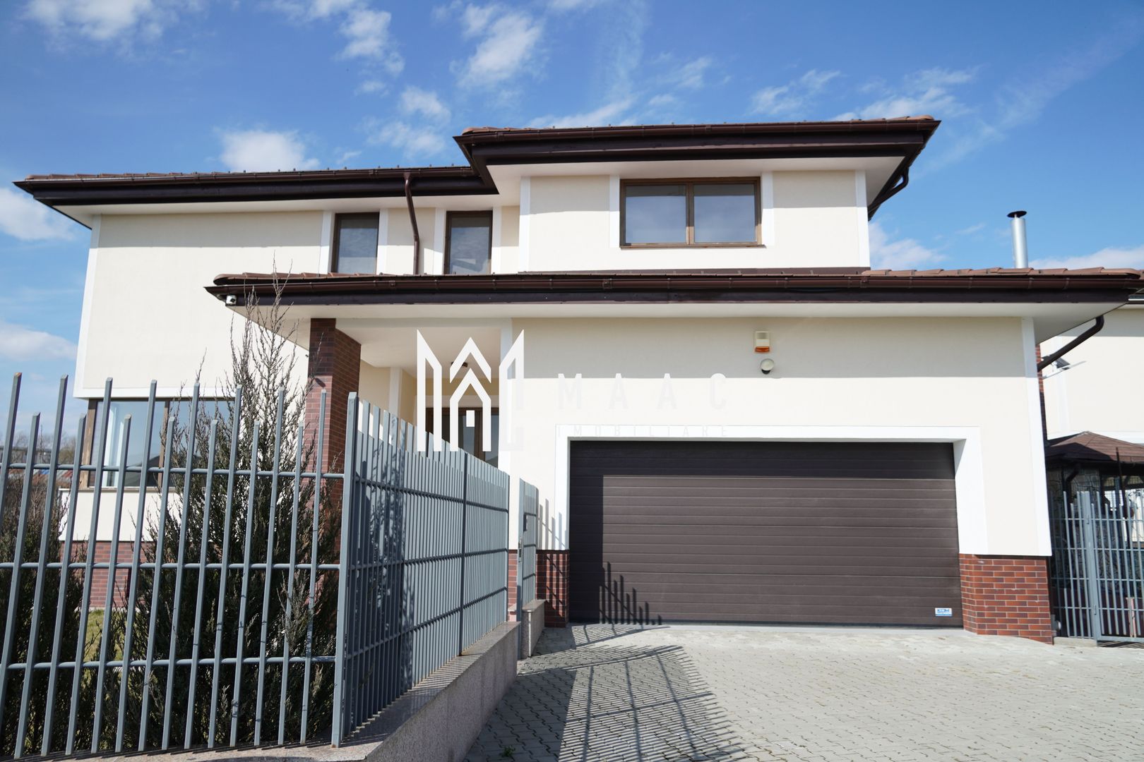 Casa Individuala de LUX | 7 camere | Selimbar - Poză 1