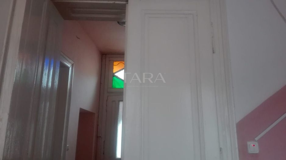 Apartament cu 4 camere de vânzare în zona Centrala - Poză 5