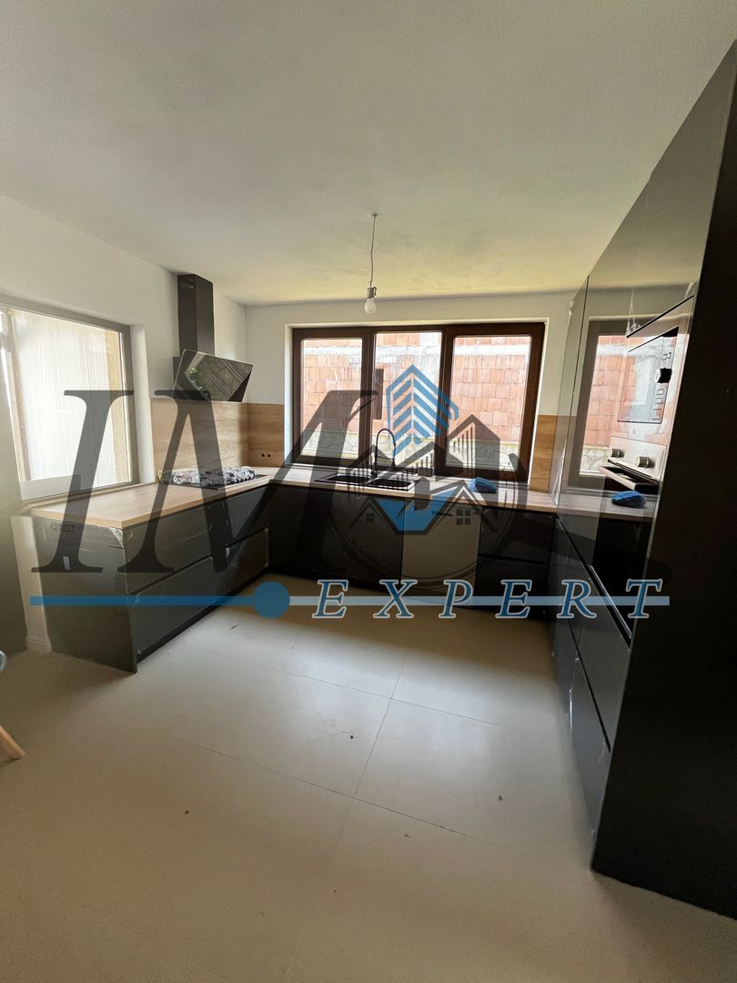 Casa semi finalizată de vânzare in Lancram - Poză 7