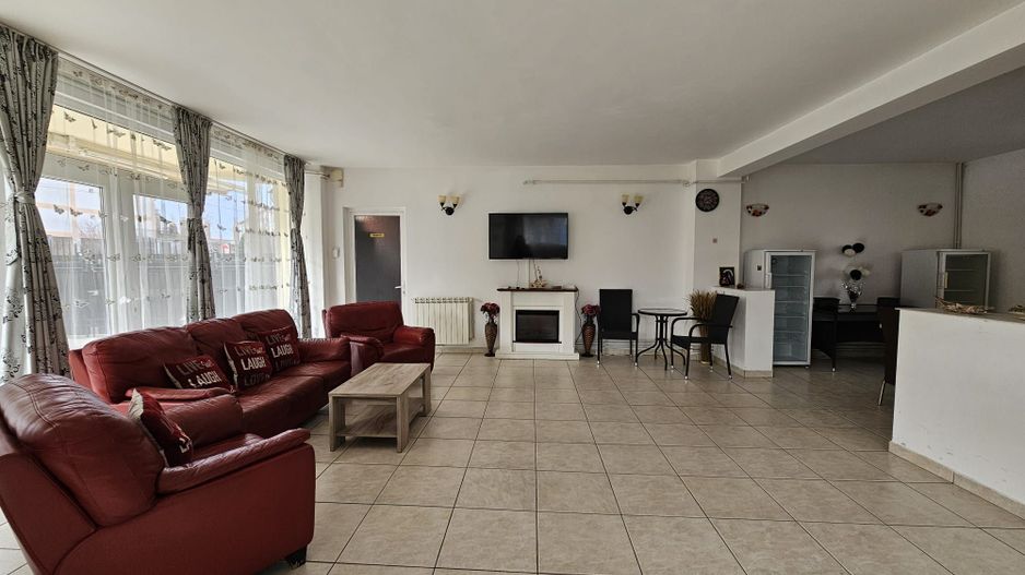 De vanzare Pensiune Eforie Nord la doi pasi de mare - Poză 1