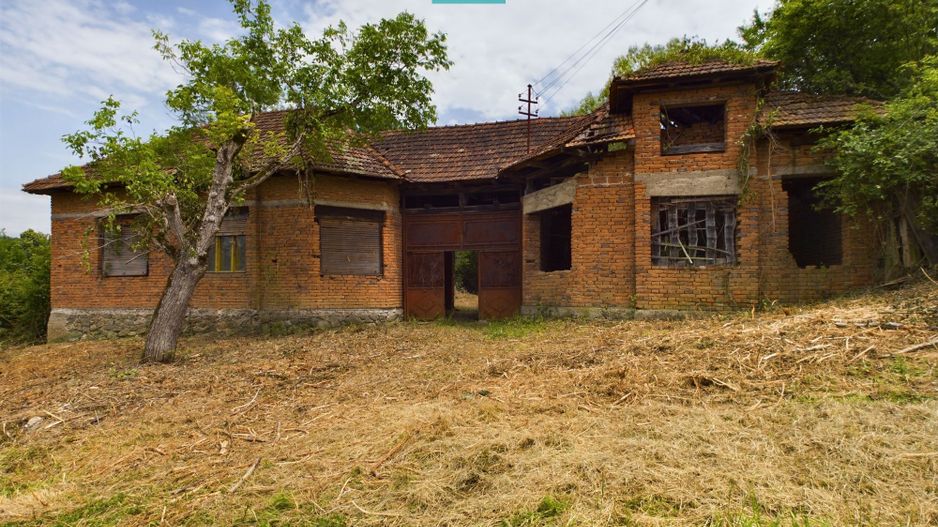 Loc de casă cu construcție în Dezna! - Poză 1