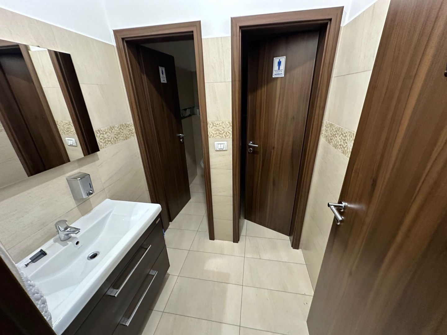 Spatiu Comercial zona Aradului - 4 locuri de parcare - Poză 12