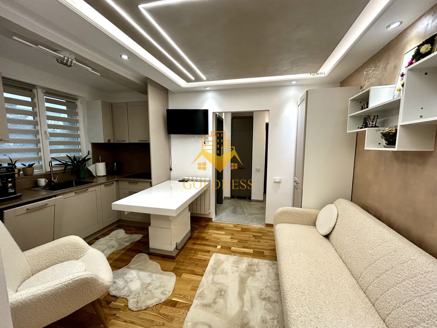 1 camera open space, Modern, Parcare, Hotel Royal, AC Gheorgheni - Poză 1