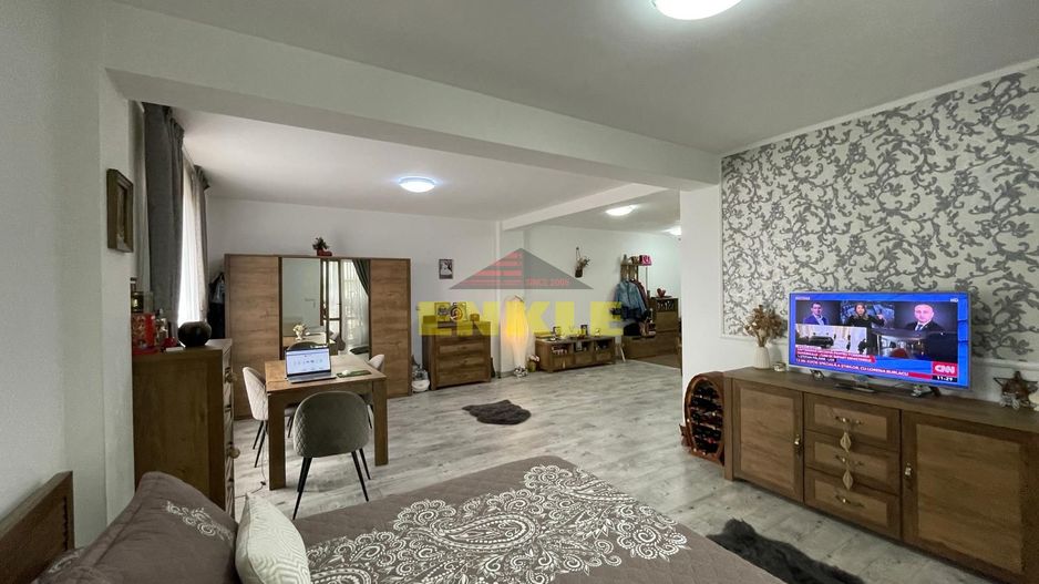 DE VANZARE APARTAMENT CU DOUA CAMERE IN BLOC NOU - Poză 3