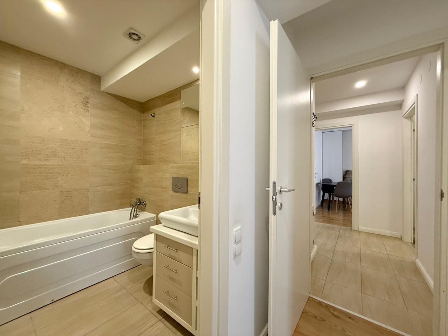 COSMOPOLIS - Apartament cu 3 camere, mobilat si utilat. - Poză 11